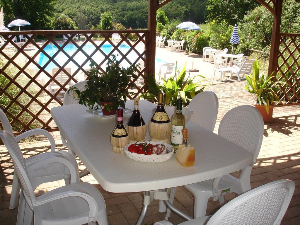 Giulia Superior Apartment Shared Pool Wi-Fi Casole d'Elsa Luaran gambar