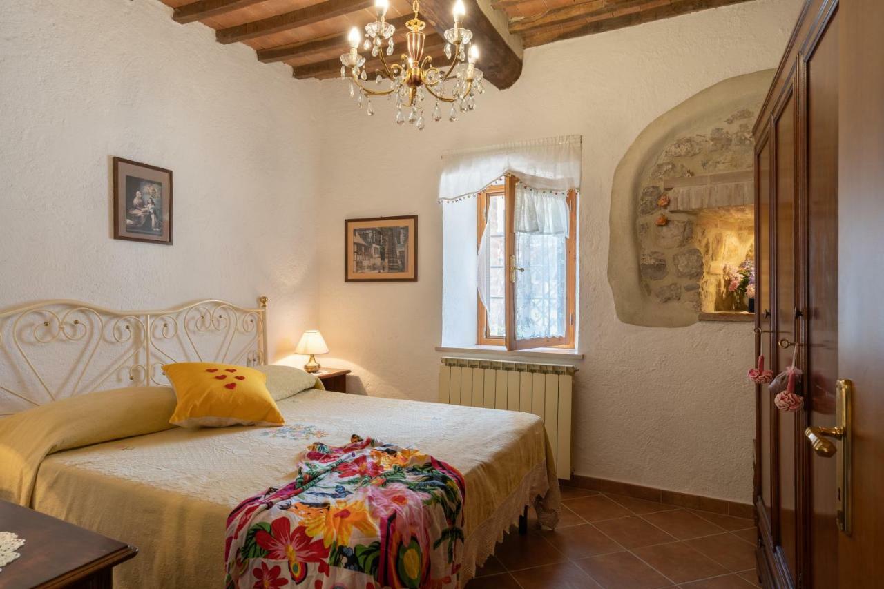 Giulia Superior Apartment Shared Pool Wi-Fi Casole d'Elsa Luaran gambar
