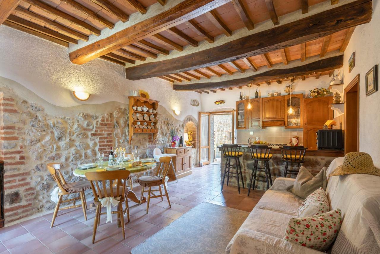 Giulia Superior Apartment Shared Pool Wi-Fi Casole d'Elsa Luaran gambar